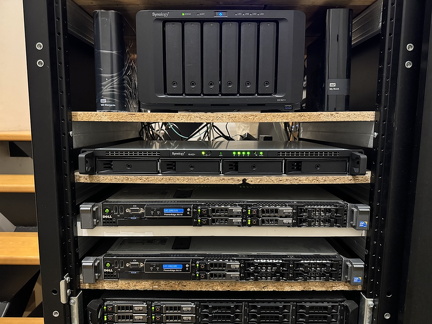 NAS et R610 avril 2024