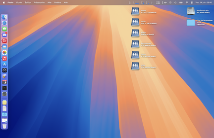 Bureau MacBook Pro 14" macOS Sequoia beta 1